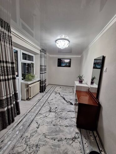 продаю дом жибек жолу молодая гвардия: 2 комнаты, 42 м², 104 серия, 2 этаж, Евроремонт