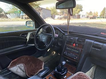 Транспорт: Mercedes-Benz E-Class: 2001 г., 2.9 л, Механика, Бензин — 4