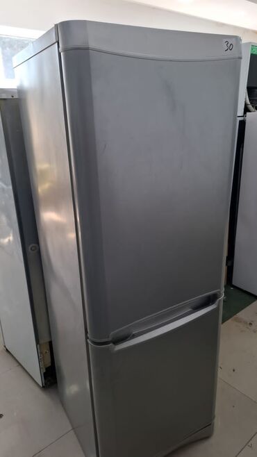 ucuz xaladelnik: 2 qapılı Indesit Soyuducu Satılır, rəng - Boz
