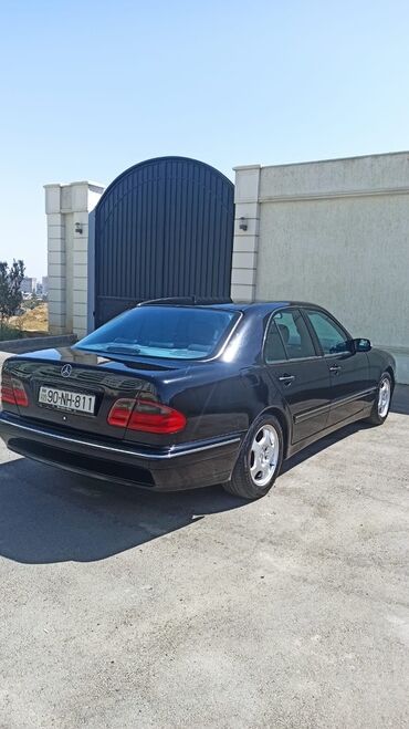 Mercedes-Benz: Mercedes-Benz E-Class W210 sedan - Kuzov: 4 qapılı sedan, qara rəng - — 9