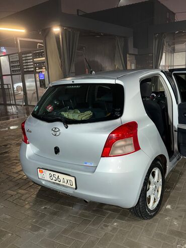 Toyota: Toyota Vitz: 2005 г., 1.3 л, Автомат, Бензин, Хэтчбэк — 15