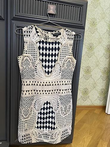alt geyim: Zara qırmızı yay donu və Dolce & Gabbana həndəsi naxışlı kokteyl — 2