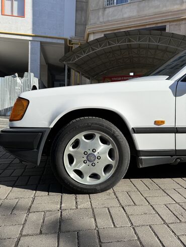 Mercedes-Benz: Mercedes-Benz W124: 1989 г., 3 л, Автомат, Бензин, Седан at lalafo.kg — 9 Mercedes-Benz: Mercedes-Benz W124: 1989 г., 3 л, Автомат, Бензин, Седан — 9