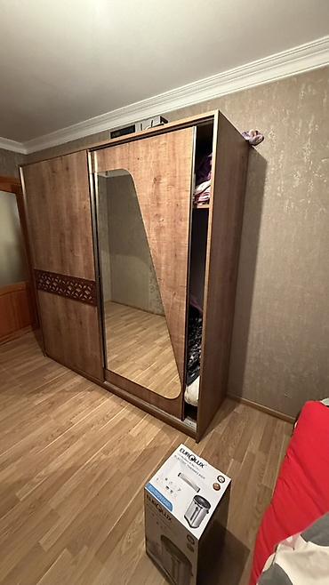 taxta asılqan: Sürgülü qapılı geyim dolabı - Material: taxta teksturalı laminat — 4