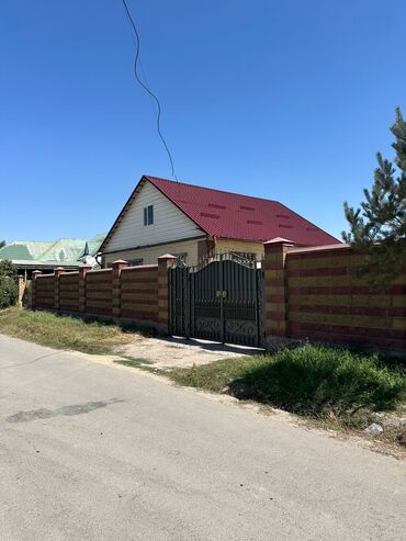 продаю дом в центре города бишкек: Дом, 110 м², 5 комнат, Собственник