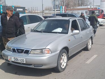 Daewoo Nexia: 2002 г., 1.5 л, Механика, Бензин, Седан