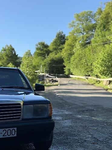 kia servis ehtiyat hisseleri: Mercedes-Benz 190 (W201) sedan - Kuzov: qara rəng, klassik 190 — 3