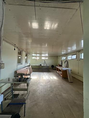 Комнаты: 80 м², Без мебели — 6