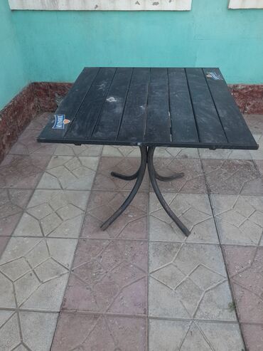 işlenmiş stol stullar: İşlənmiş, Kvadrat masa, Taxta