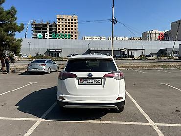 roewe e5: Toyota RAV4: 2018 г., Гибрид, Кроссовер — 3