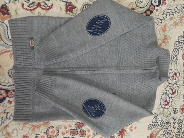 серый мужской свитер: Состояние хорошее купили за 1200 отдам за 500 производство Турция