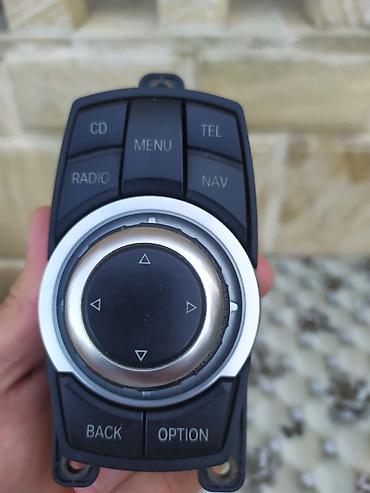bmw e30: BMW iDrive idarəetmə kontrolleri - Funksional düymələr: MENU, RADIO — 1