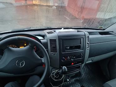 s class guzguləri: Mercedes-Benz Sprinter yük furgonu – xüsusi bölməli yanlardan dondurma — 5