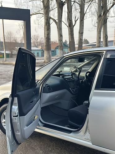 Toyota: Toyota Opa: 2002 г., Вариатор, Бензин, Универсал — 8