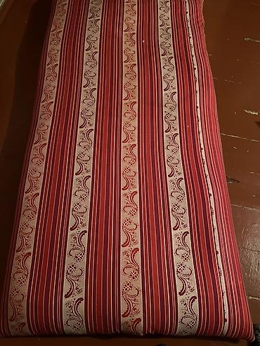 carpayı doşəyi: Qırmızı naxışlı döşək/matras - Material: pambıq əsaslı parça üzlük - — 1