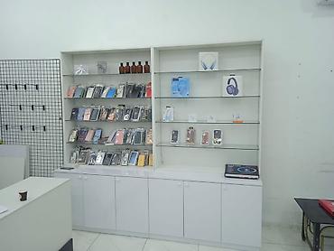 Rəf vitrinləri: Ətir üçün vitrin yaxşı vəziyyətdədir.Elaqə nömrəsi:050-835-65-75 — 1