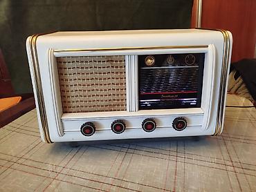 c4 2005: Stari,retro radio (preradjeni) lampas.Iskorisceno kuciste Drugi i — 2