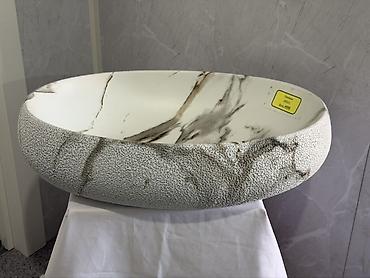 мойка стол: Раковина для ванной, Особенности: Мраморные прожилки, Овальная форма, Материал: Искусственный камень — 1