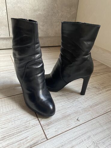 обувь из италии: Сапоги, 36, цвет - Черный