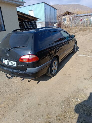 машина алмашуу: Toyota Avensis: 2002 г., 1.8 л, Механика, Бензин, Универсал