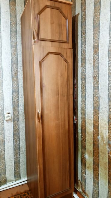 книжный шкаф: Dolab satılır 35m ünvan m Nizami