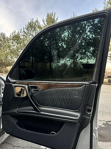 Mercedes-Benz: Mercedes-Benz E-Class: 2001 г., 4.3 л, Автомат, Бензин, Седан — 12