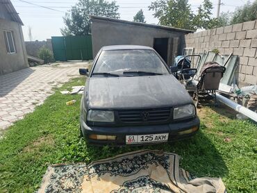 авто насос: Volkswagen Vento: 1994 г., 1.6 л, Механика, Бензин, Седан