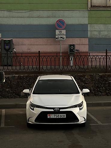 Toyota Corolla: 2021 г., 1.8 л, Автомат, Гибрид, Седан at lalafo.kg Toyota Corolla: 2021 г., 1.8 л, Автомат, Гибрид, Седан