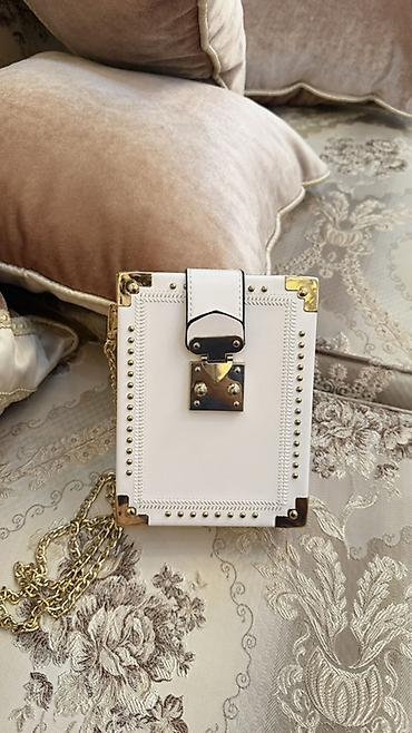 imagination louis vuitton: Ağ rəngli qutu formalı çiyin çantası - Dizayn: Sərt “box” forma — 2