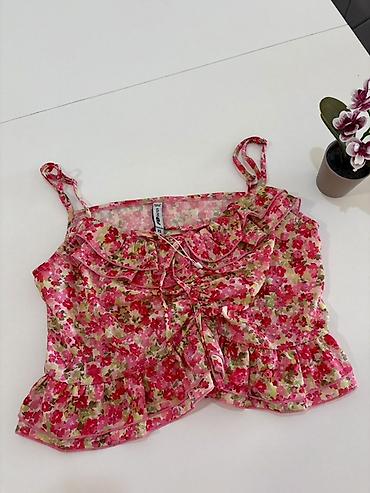 lil solid accessories: Ženski letnji top na bretele – cvetni print - Model: lagani top sa — 2