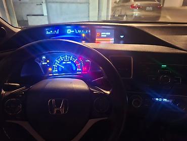 Honda: Honda Civic: 1.5 l | 2013 il Sedan — 5