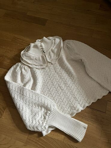 Другая женская одежда: Zərif ağ trikotaj bluz/sviter - Rəng: süd kimi ağ - Material: yumşaq