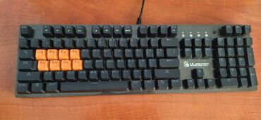 маленькая клавиатура: Продам Bloody B800, в отличном состоянии, 1 год использования