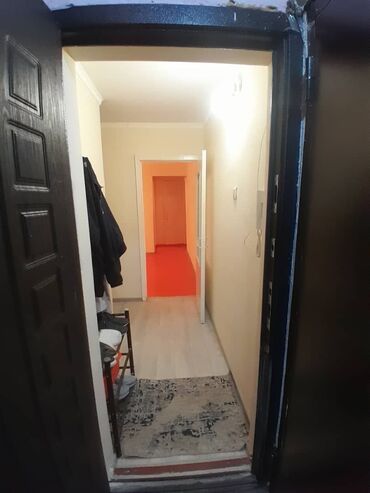 продаю квартиру балыкчы: 3 комнаты, 58 м², 104 серия, 1 этаж, Косметический ремонт
