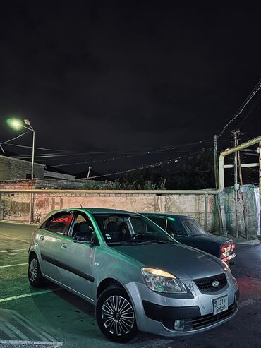 Kia Rio: 1.5 l | 2006 il Hetçbek