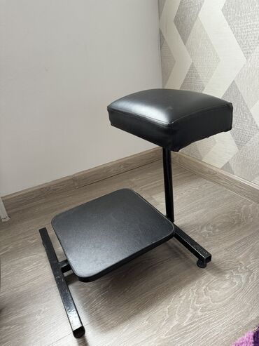 Педикюрные кресла: Продаю подставку для ног и ванну для педикюра, цена окончательная