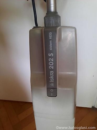 slikar tapi: Stari retro stapni usisivaci Iskra TK 7005 R i 202 S. Nepoznato — 5