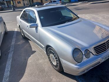 Mercedes-Benz: Mercedes-Benz 220: 2.2 l | 2000 il Sedan — 8