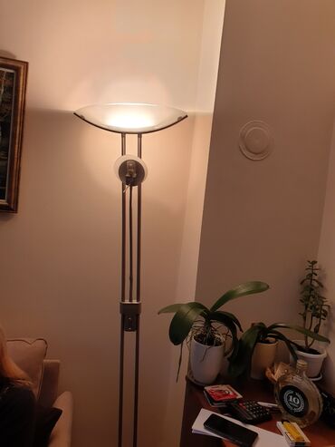 dekor dom tepisi: STOJECA LAMPA-HALOGENA 2 GRLA VISINA 1.80 CM