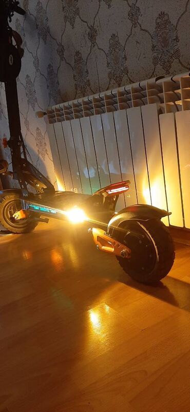 Elektrikli samokatlar: 2 aydır alınıb, pula ehtiyac olduğu üçün satılır. NFC ilə işləyir — 5