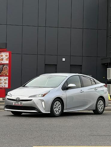 левый автомат: Toyota Prius: 2021 г., Автомат, Гибрид, Лифтбек — 4