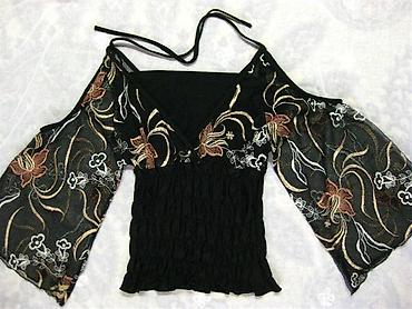 Майки, топы: Очень красивый топ с вышивкой Привезли в подарок, но не носила. С низу — 2
