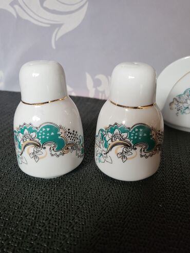 Kuhinjski setovi: Set nov salnik i drzac za salvete Apulum porcelan 70te.god. Nov set — 4