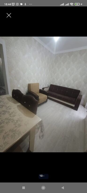 Uzunmüddətli kirayə mənzillər: Xırdalanda 2 otaqlı həyət evi kirayə verilir.50kvm . Kirayə möhtəşəm — 10