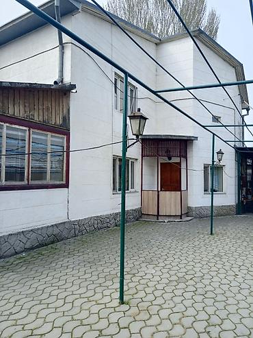 Продажа коттеджей и домов: 🏡 Продаётся двухэтажный кирпичный дом в п. Манас 📍 Недалеко от — 5