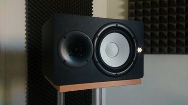 акустические системы qitech: Продаю студийные профессиональные мониторы Yamaha HS8 Реальному