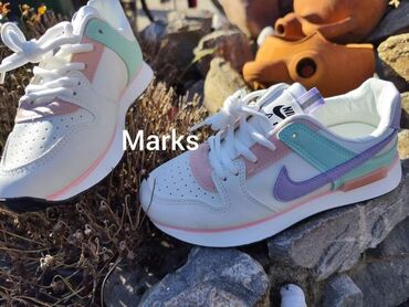 Women's Sneakers and athletic shoes: 41 — 7