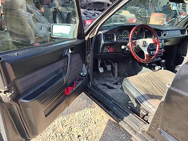 285 2f70 2f17: Mercedes-Benz 190: 1989 г., 2 л, Механика, Бензин, Седан — 9