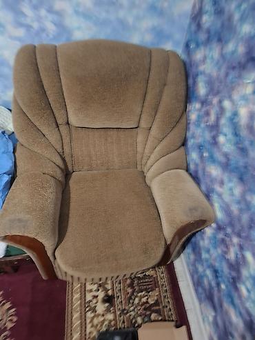 divan desti: Klassik üslublu yumşaq mebel dəsti Komplekt: - 3 nəfərlik divan - 1 — 3