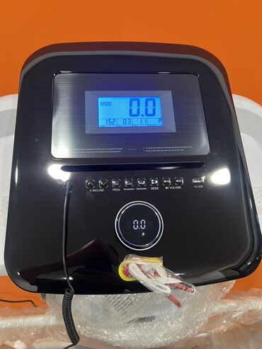 guc trenajoru: Yeni nəsil koşu bandı 130 kgs davamlı. Çatdırılma var